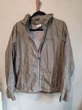 Columbia Hooded Windbreaker - Olive Green